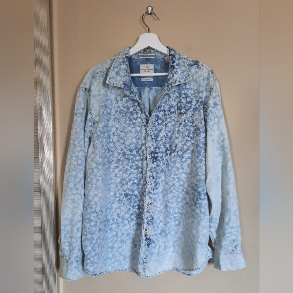 Tommy Bahama Floral Denim Chambray Button Down Shirt Island Resort Beach